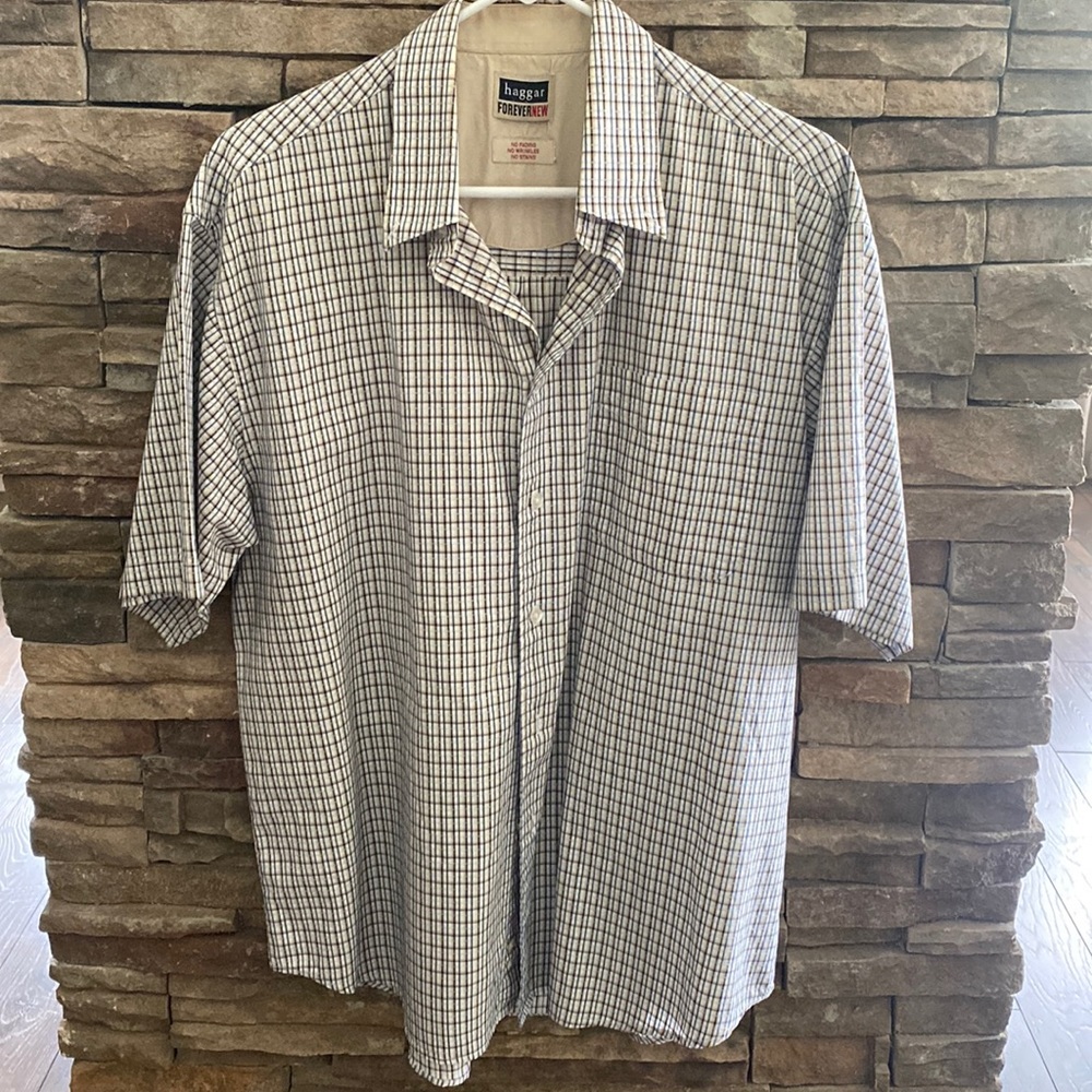 Haggar Short Sleeve Button Down - Size Large